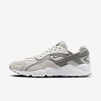 ★NIKE★大人気★AIR HUARACHE RUNNER★追跡可 The Nike Air Huarache Runner Light Smoke Grey Releases In July